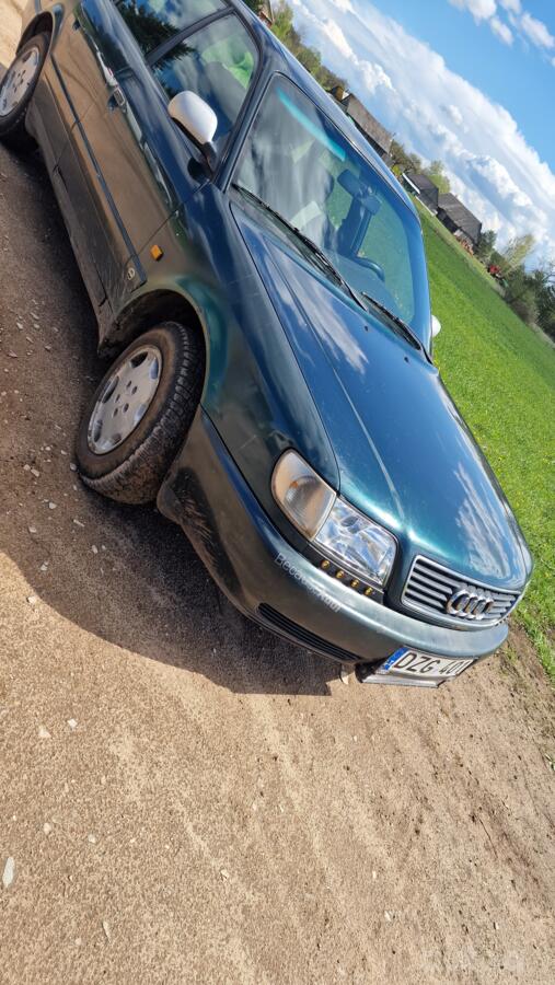 Audi A6 A4/C4 Sedan
