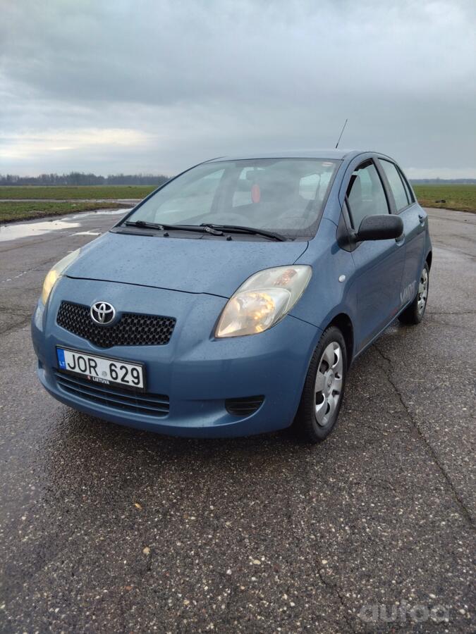 Toyota Yaris 2 generation