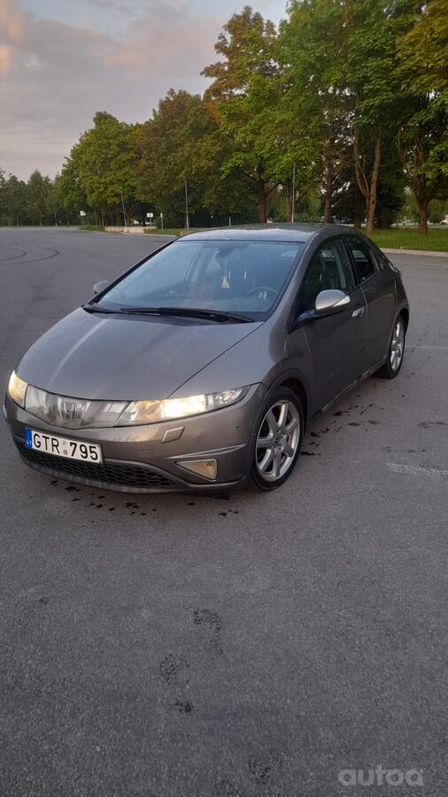 Honda Civic 8 generation Hatchback 5-doors