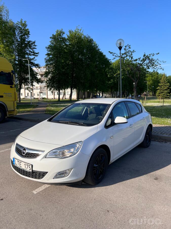 Opel Astra J [restyling] Hatchback 5-doors