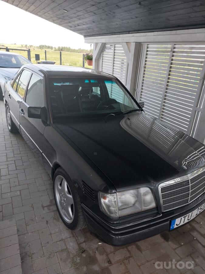 Mercedes-Benz W124 1 generation