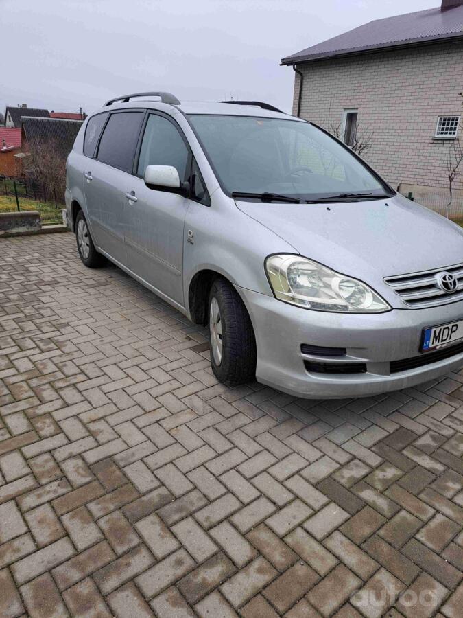 Toyota Avensis Verso