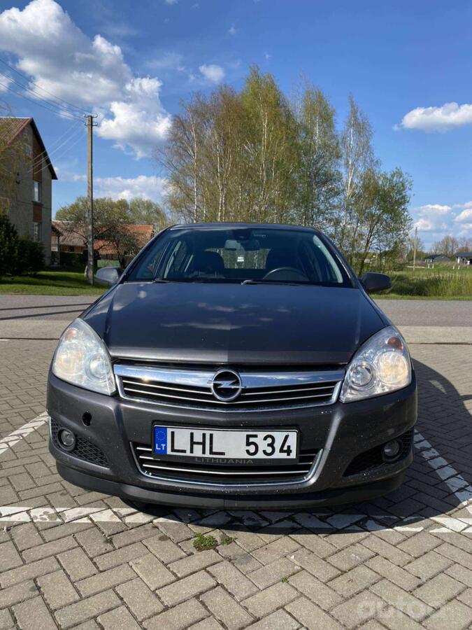 Opel Astra H Hatchback
