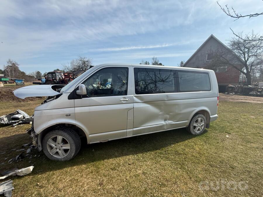 Volkswagen Caravelle T5 Minivan