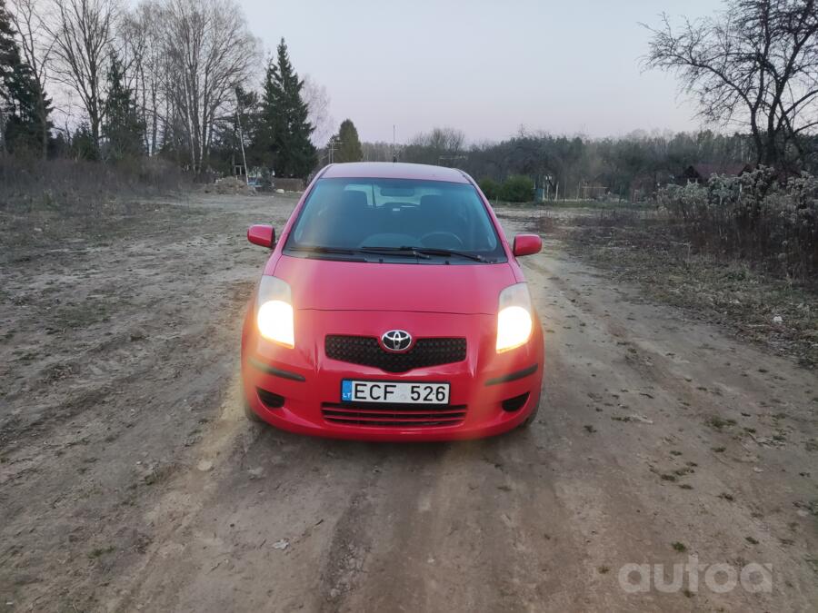 Toyota Yaris 2 generation