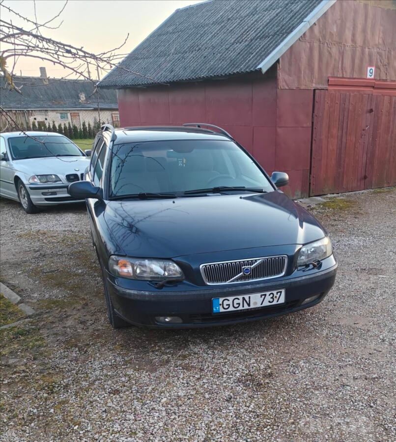 Volvo V70 2 generation wagon