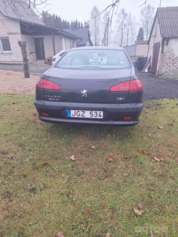 Peugeot 607