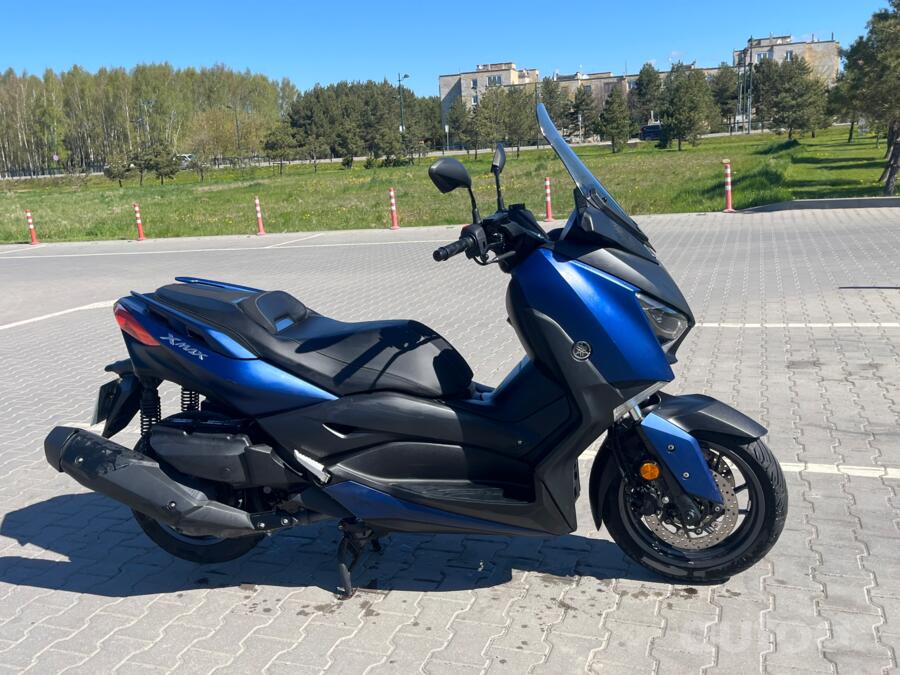 Yamaha X-MAX