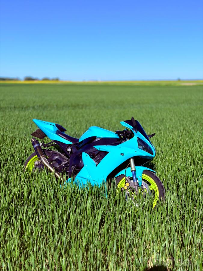 Yamaha R1