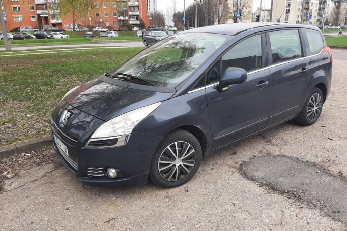 Peugeot 5008 1 generation Minivan