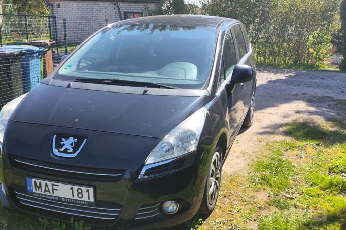 Peugeot 5008 1 generation Minivan