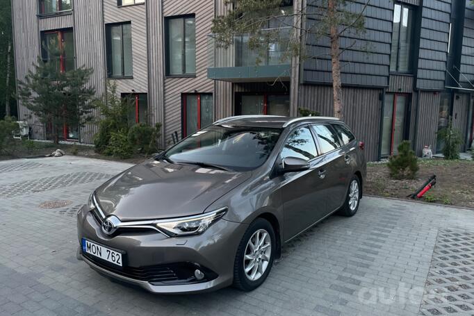 Toyota Auris 2 generation [restyling]