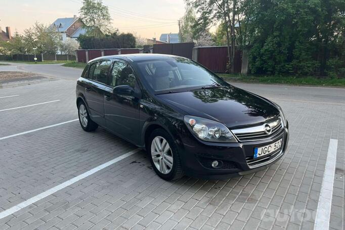 Opel Astra H Hatchback
