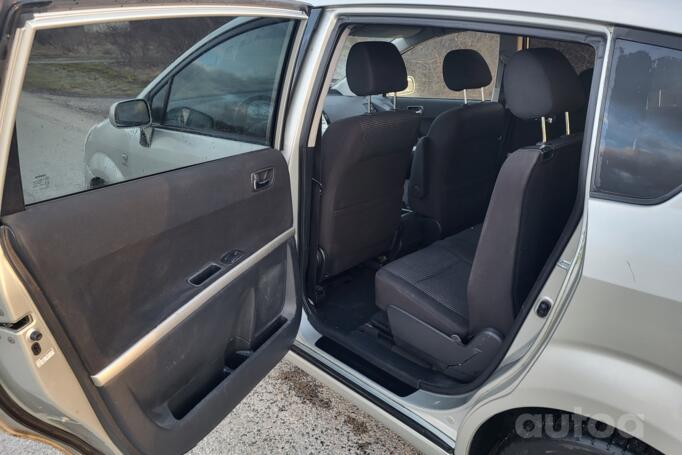 Toyota Corolla Verso 1 generation [restyling] -2 generation