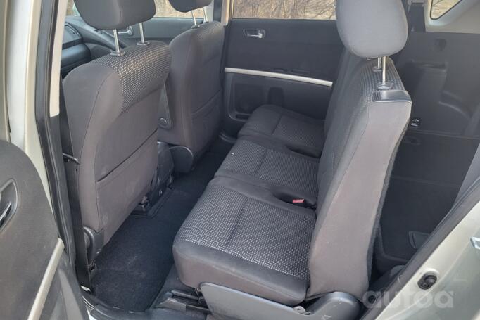 Toyota Corolla Verso 1 generation [restyling] -2 generation