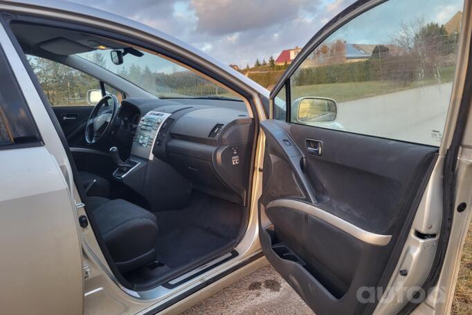 Toyota Corolla Verso 1 generation [restyling] -2 generation