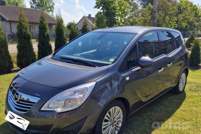 Opel Meriva 2 generation Minivan