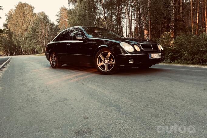 Mercedes-Benz E-Class W211 Sedan