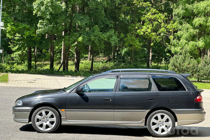 Toyota Caldina 2 generation wagon