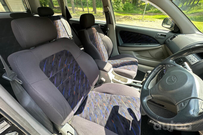 Toyota Caldina 2 generation wagon