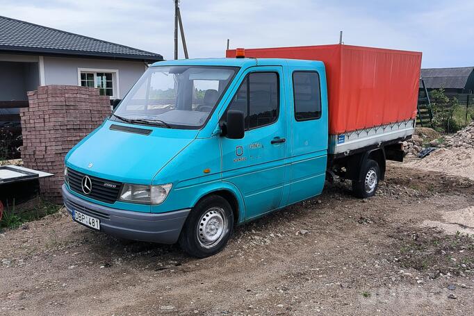 Mercedes-Benz Sprinter First generation