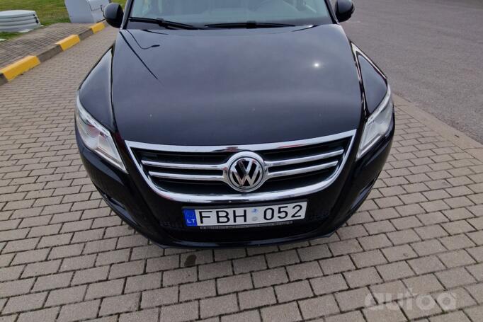 Volkswagen Tiguan 1 generation Crossover