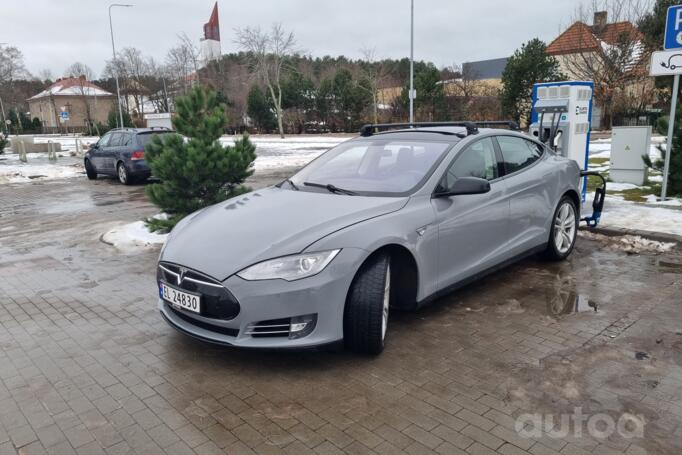 Tesla Model S 1 generation Liftback