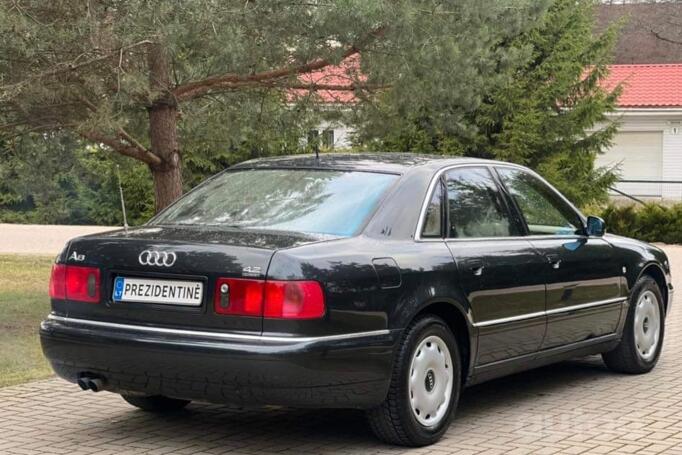 Audi A8 D2/4D Sedan 4-doors