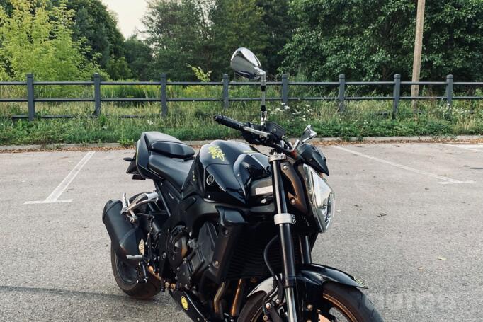 Yamaha FZ