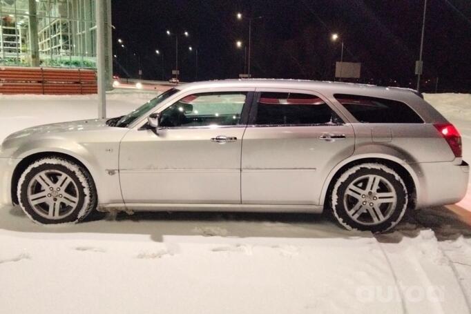 Chrysler 300C 1 generation wagon