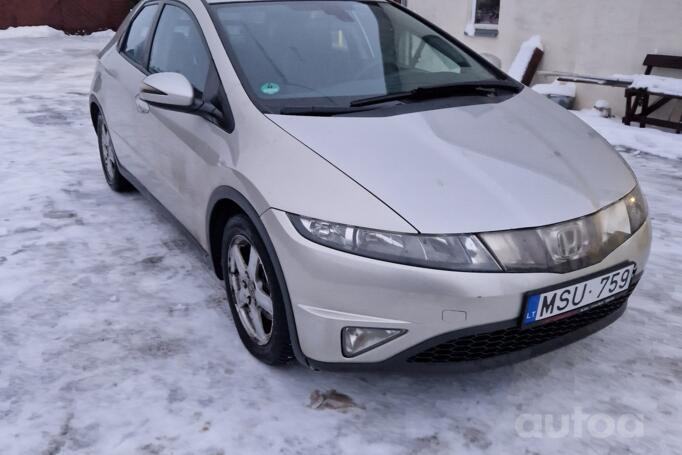 Honda Civic 8 generation Hatchback 5-doors