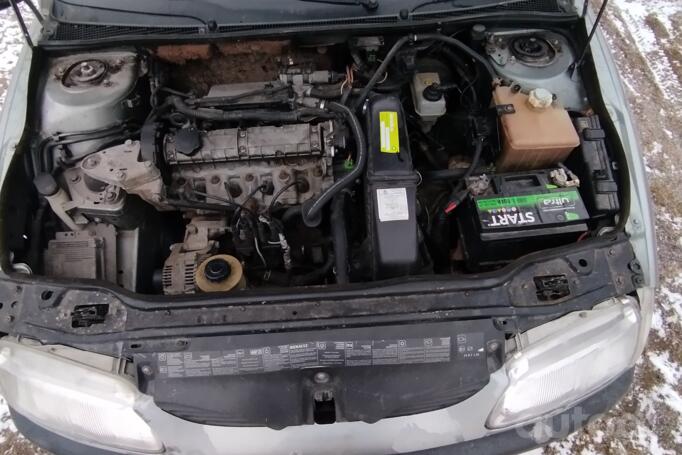 Renault Laguna 1 generation Liftback