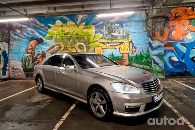Mercedes-Benz S-Class W221 Sedan Long