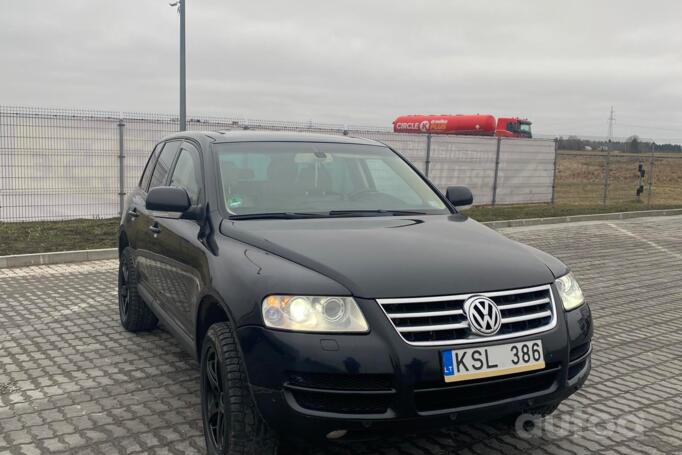 Volkswagen Touareg 1 generation Crossover