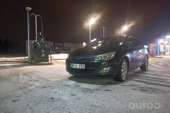 Opel Astra J Hatchback 5-doors