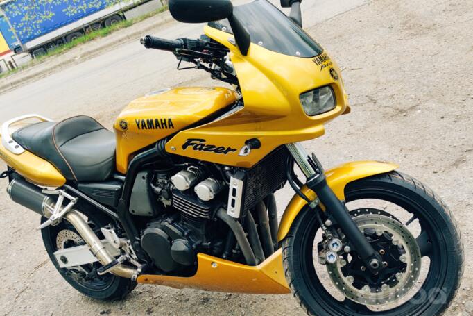 Yamaha FZS 600 Fazer