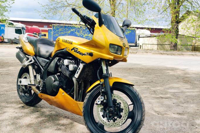 Yamaha FZS 600 Fazer