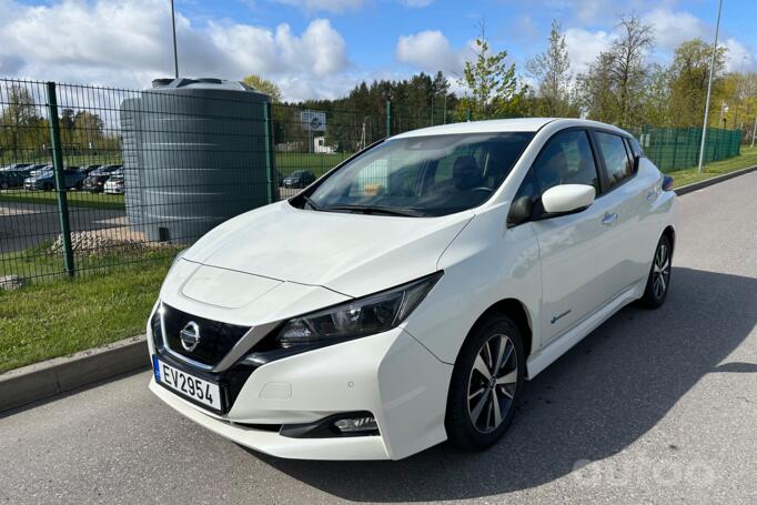 Nissan Leaf 2 generation Hatchback