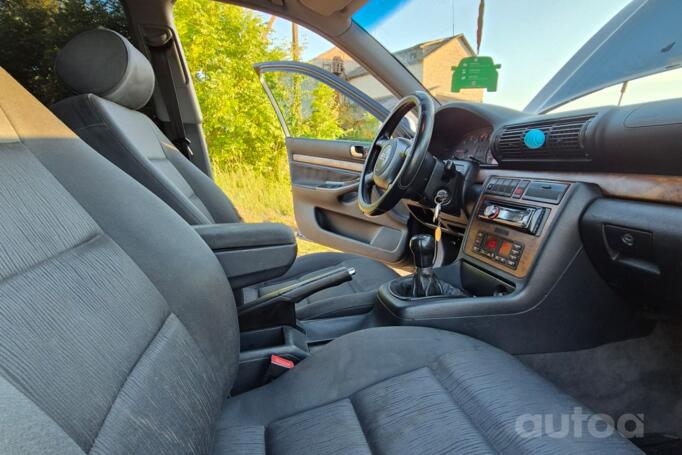 Audi A4 B5 [restyling] Avant wagon 5-doors