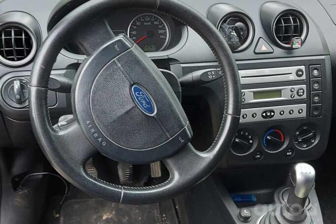 Ford Fiesta 5 generation Hatchback 5-doors