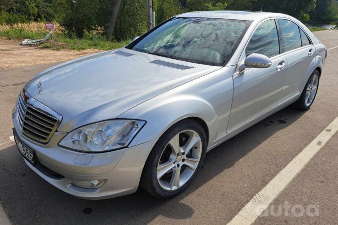 Mercedes-Benz S-Class W221 Sedan