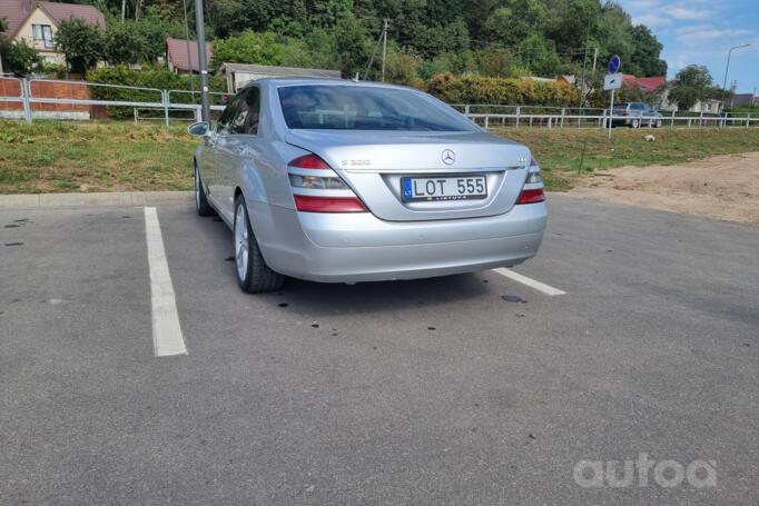 Mercedes-Benz S-Class W221 Sedan