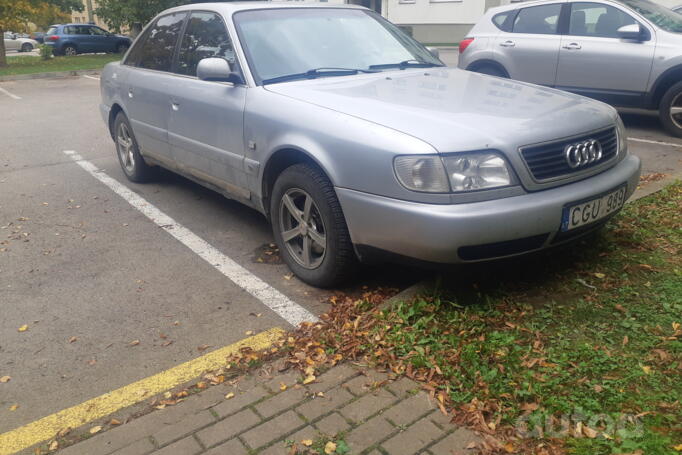 Audi A6 A4/C4 Sedan