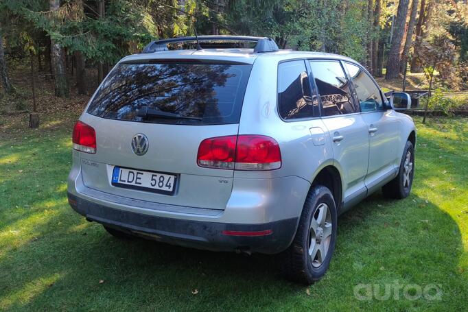 Volkswagen Touareg 1 generation Crossover