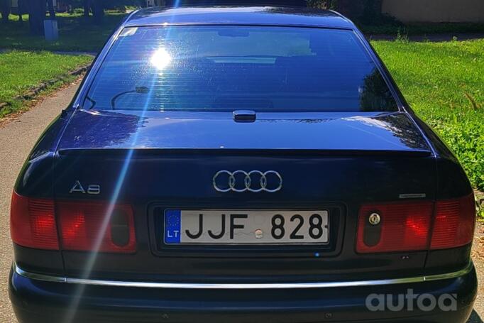 Audi A8 D2/4D [restyling] Sedan 4-doors