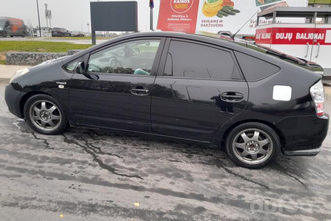 Toyota Prius 2 generation Hatchback