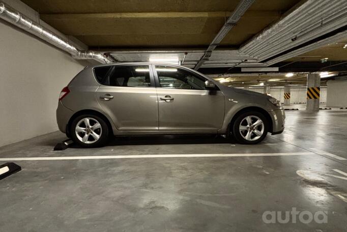 Kia Cee'd 1 generation [restyling] Hatchback 5-doors