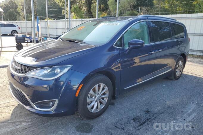 Chrysler Pacifica 2 generation Minivan