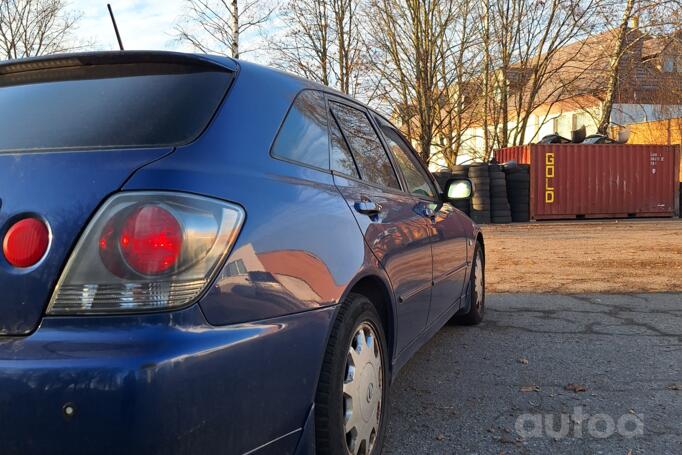 Lexus IS XE10 wagon