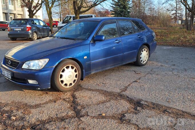 Lexus IS XE10 wagon